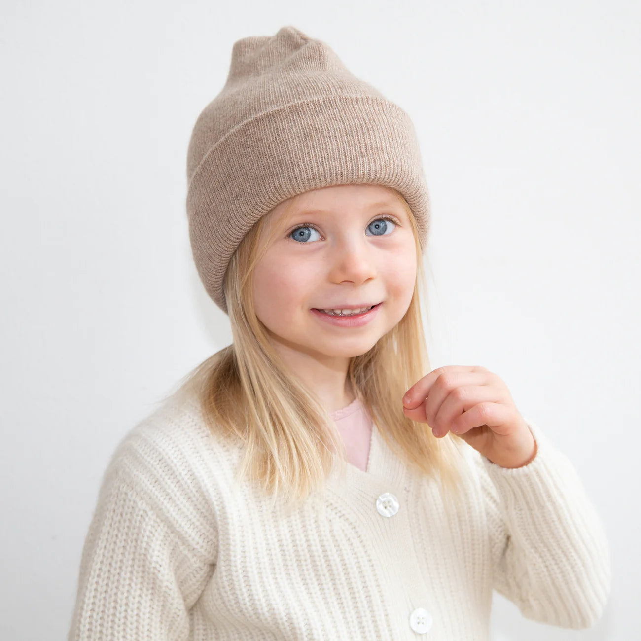 Papalobster- Kaschmir Beanie Model Karli in dunkelblau