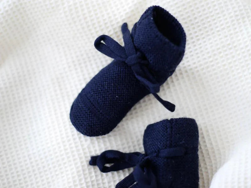 Lille Toni - Strickbooties aus 100 % Merinowolle in Marine