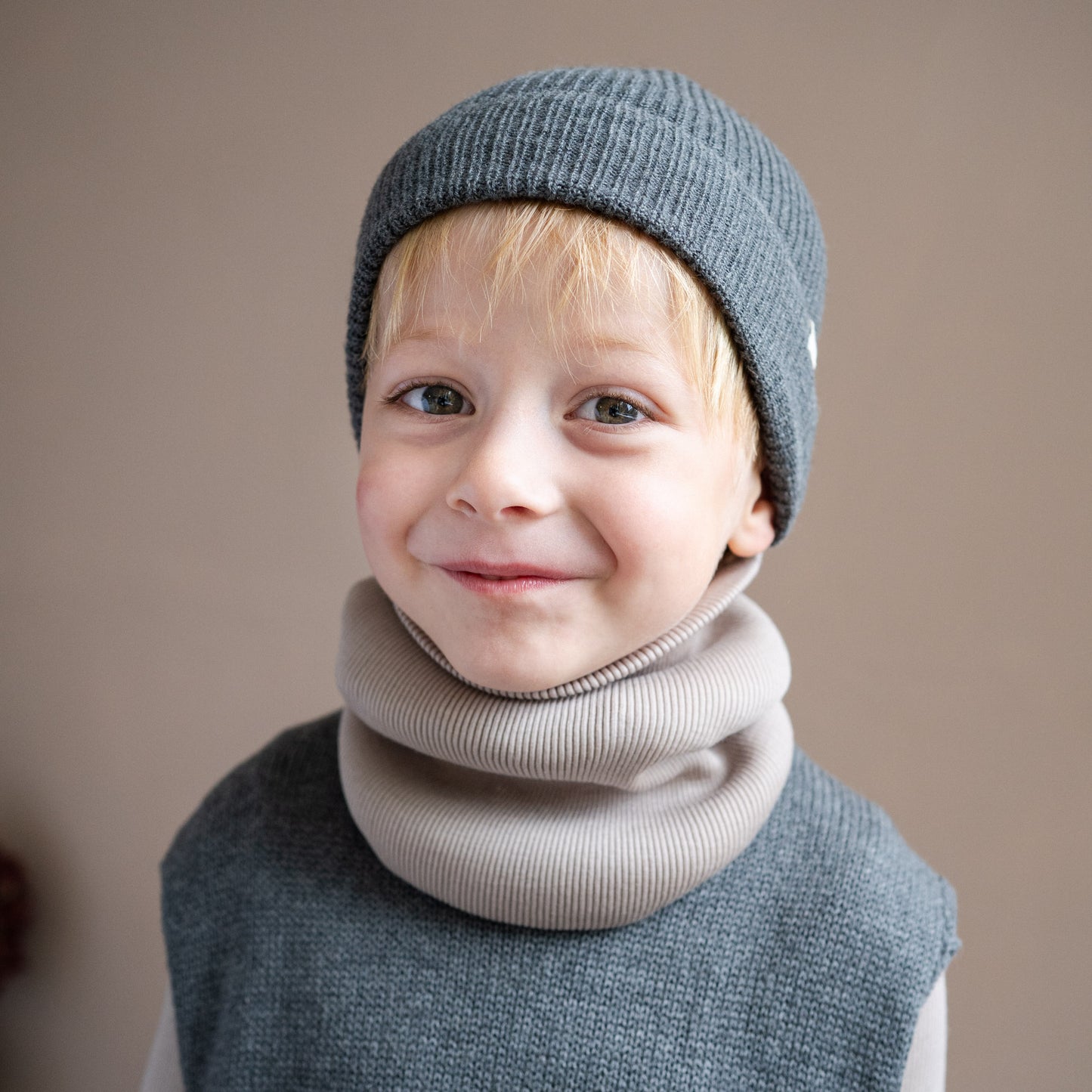 Minimalisma - Argir Loop mitwachsend aus 100 % Merinowolle in Camel Melange Onesize