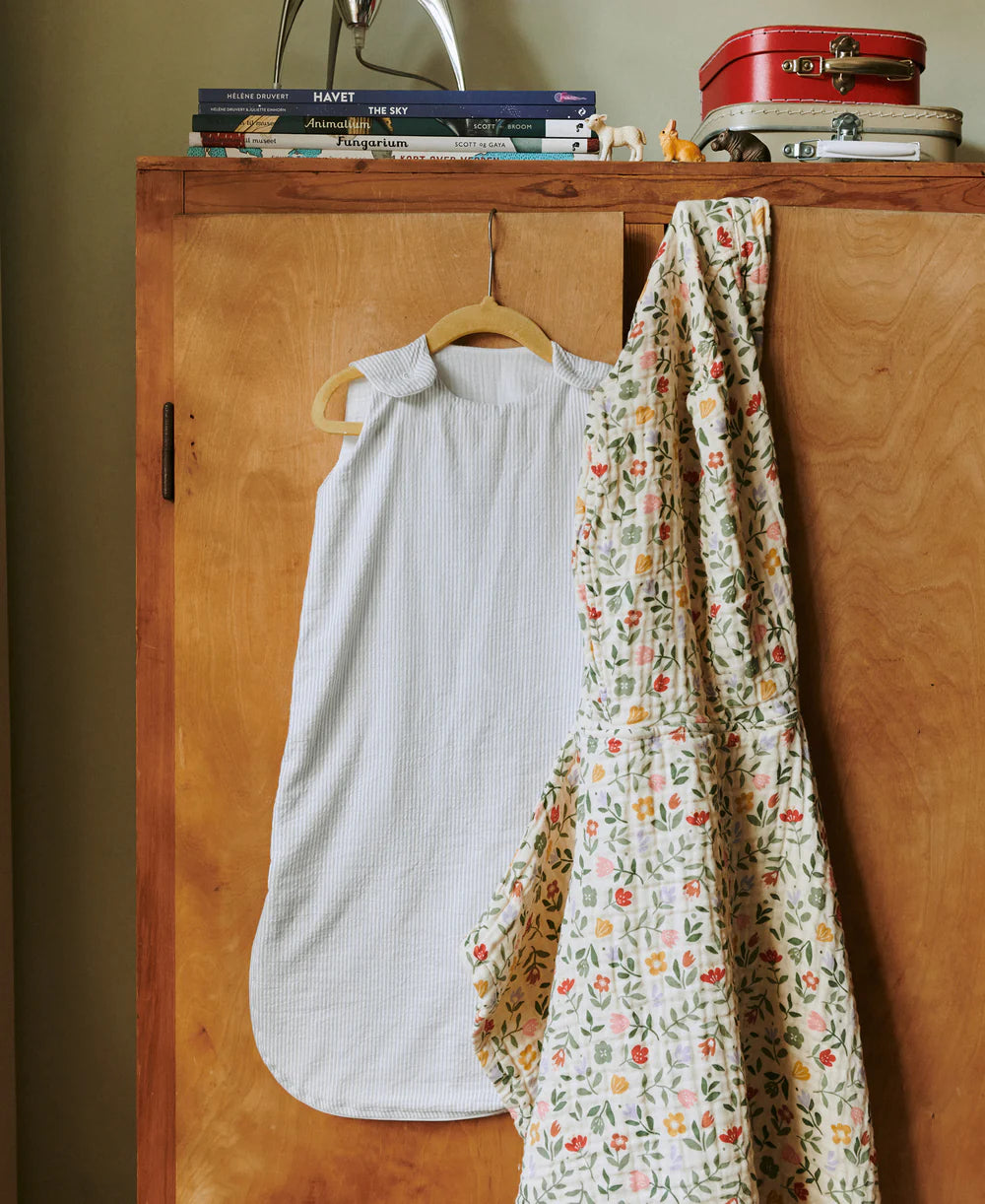 Dear April - Sylvia Sommer Schlafsack 6-18 Monate aus 100 % Biobaumwolle in gestreift TOG1