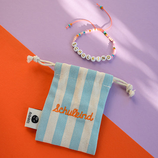 Ava & Yves - Schulkind Armband im Beutel in Hellblau / weiss