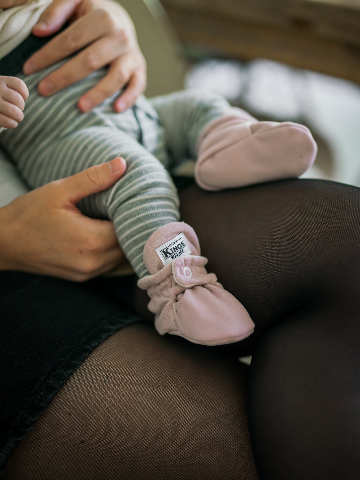 Kings & Rebels - Gamuza Classic Babyboots in Rosewood