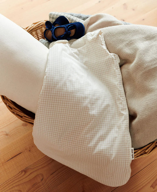 Dear April - Winterchlafsack 0-6 Monate aus 100 % Biobaumwolle Mini Check kariert