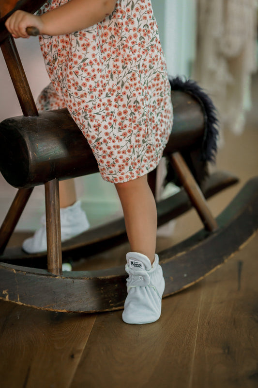 Kings & Rebels - Gamuza Classic Babyboots in Rosewood