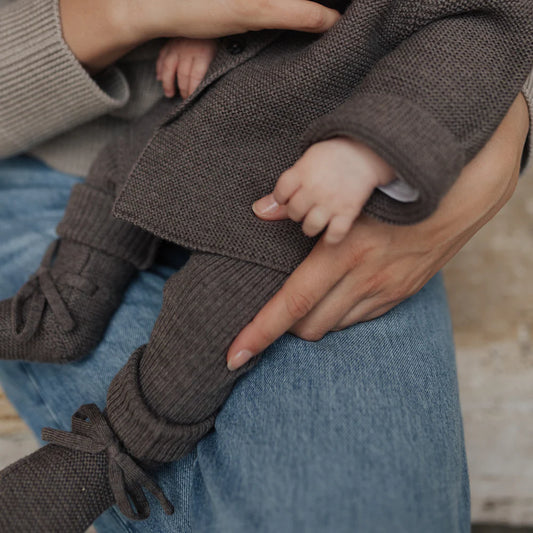 Lille Toni - Strickbooties aus 100 % Merinowolle in Toffee 0-9 Monate