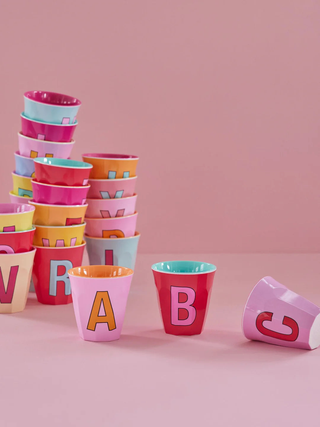 Rice - Buchstabenbecher bunt