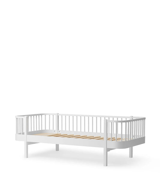 Oliver Furniture - Wood Bettsofa in weiss 90x200