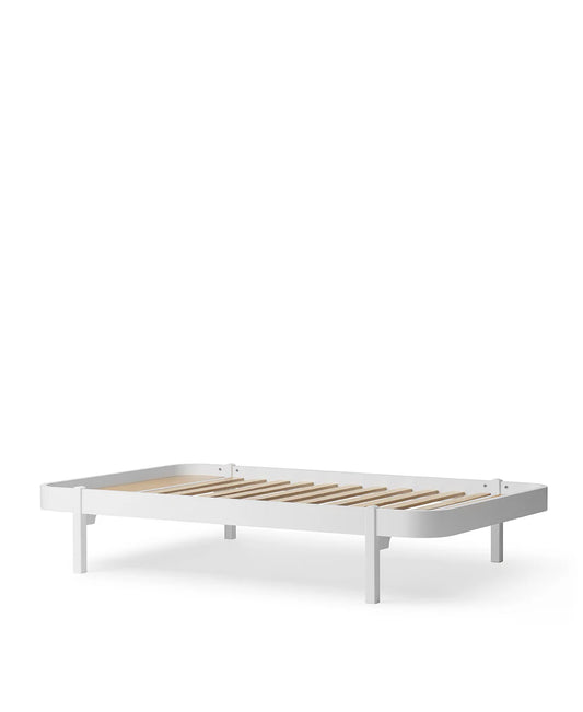 Oliver Furniture - Wood Lounger Bett in weiss 120 x200