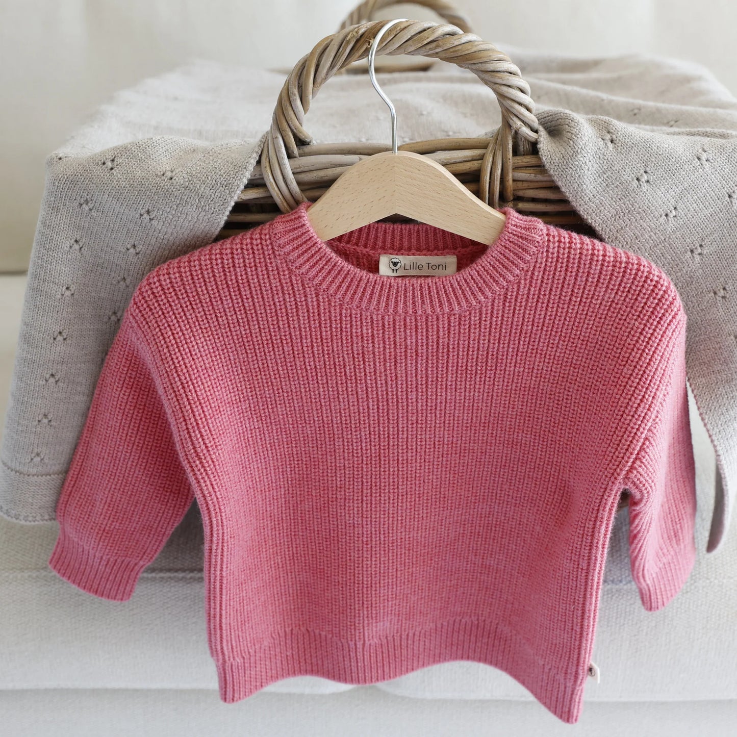 Lille Toni - Pullover Paul aus 100 % Merinowolle in CHERRY New in AW25