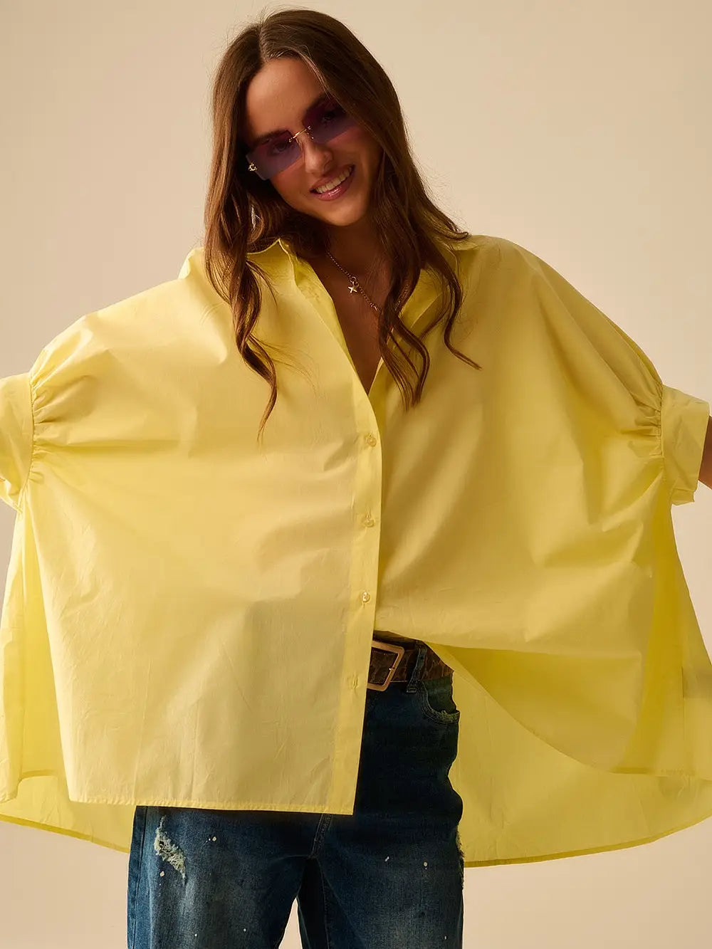 Stadtkinder - Oversize Bluse in Buttermilk mit kurzen Ärmeln
