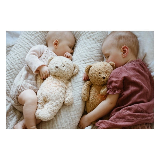 Moonie 2.0 Organic Nachtlicht Einschlafhilfe & Kuscheltier in Cappuccino