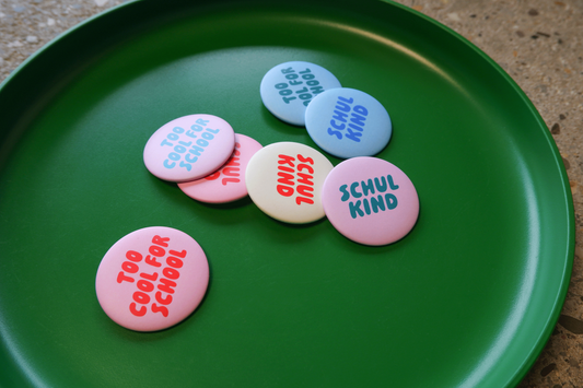 Tinyday - Schulkind Button too cool for School in Blau