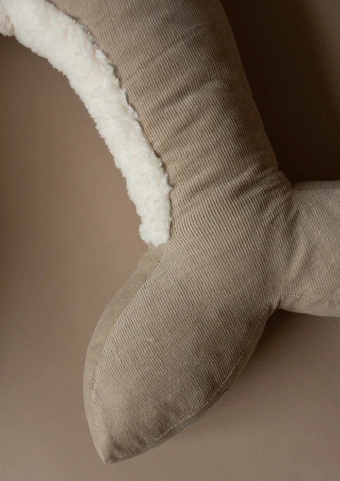 Nanami Stillkissen Momo Wal in SAND gross