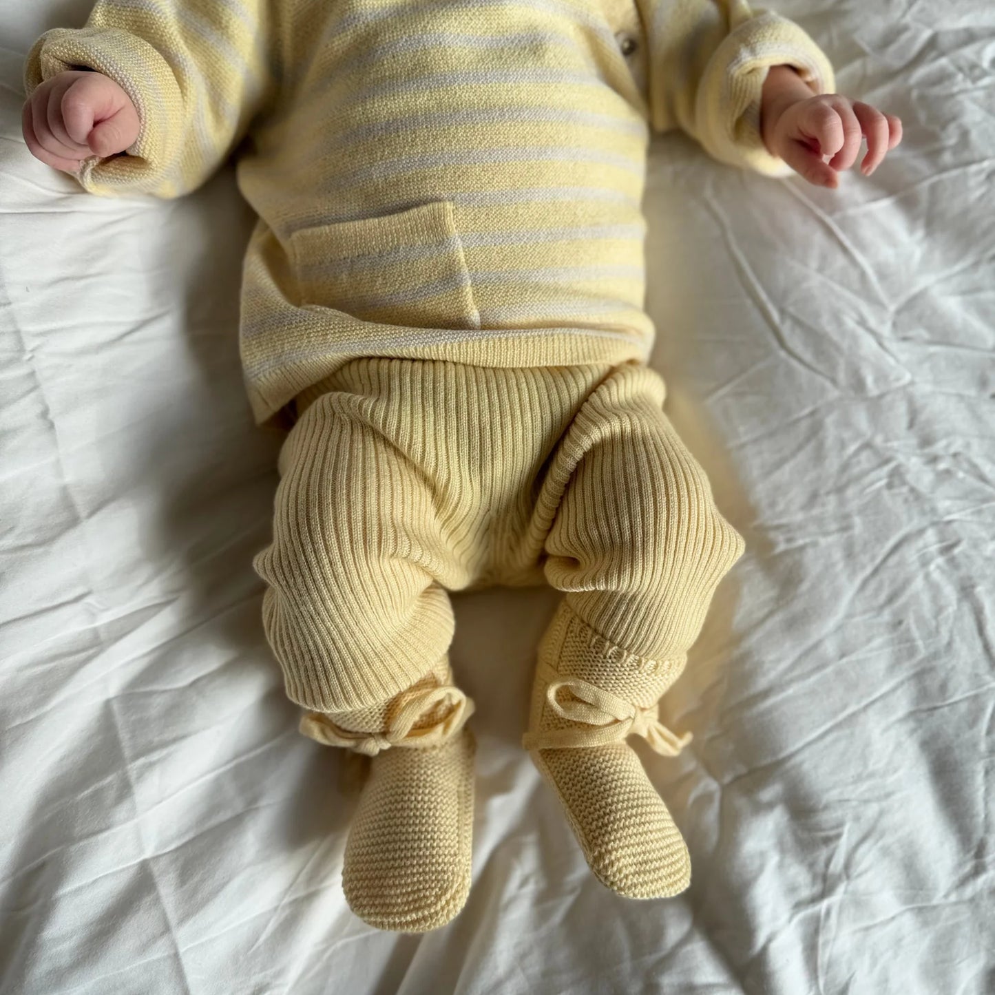 Lille Toni- Emil superweicheBaby Strickjacke Emil in Buttermilk 100 % Merinowolle mitwachsend