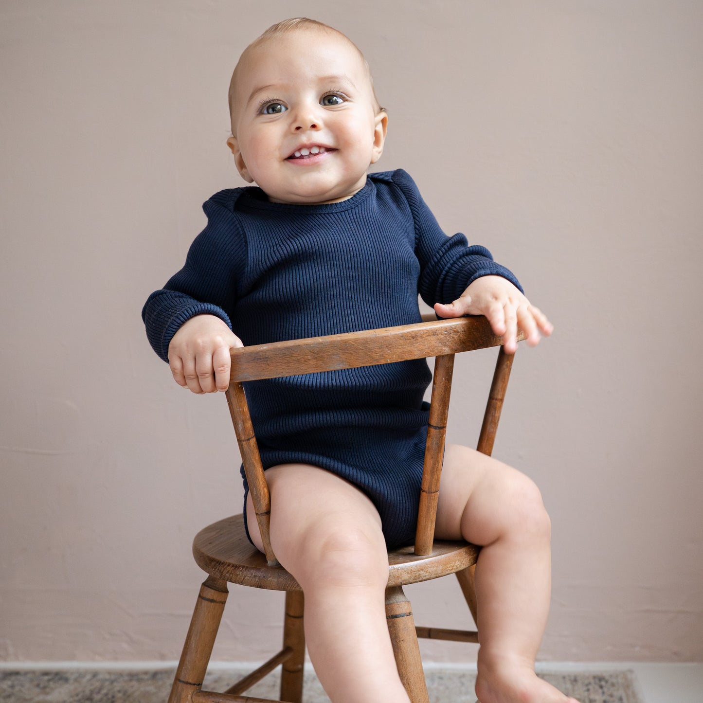 Minimalisma - Alaska Baby Langarm Body in Night Blue aus100 % Merinwolle