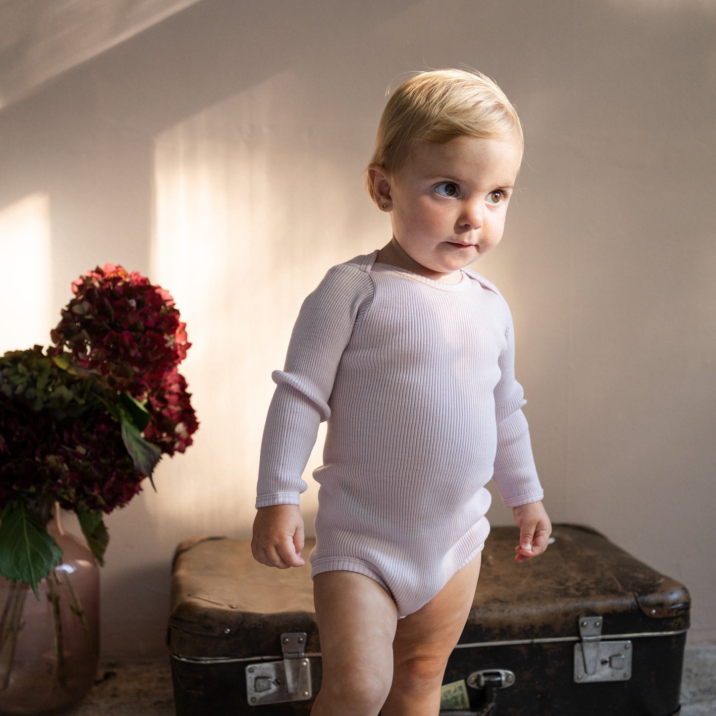Minimalisma - Alaska Baby Langarm Body in Rose aus 100 % Merinowolle