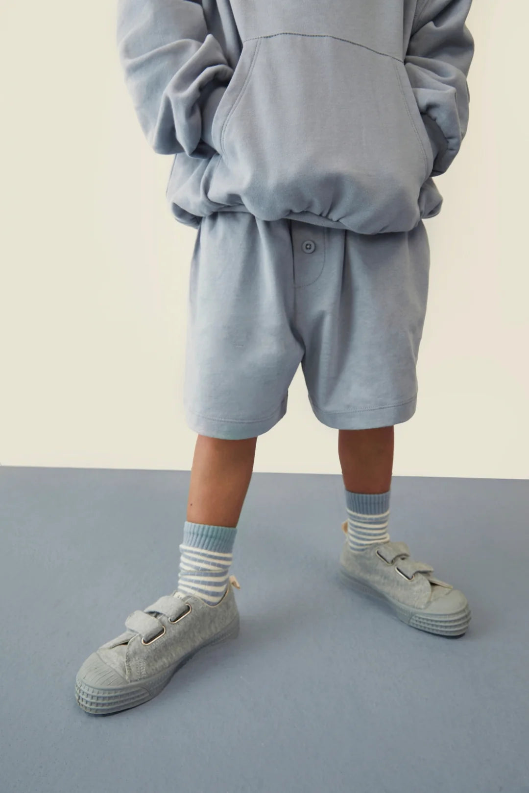 Gray Label - Button Shorts mit Knöpfen aus 100 % Biobaumwolle in Stone Grey (taubenblau )
