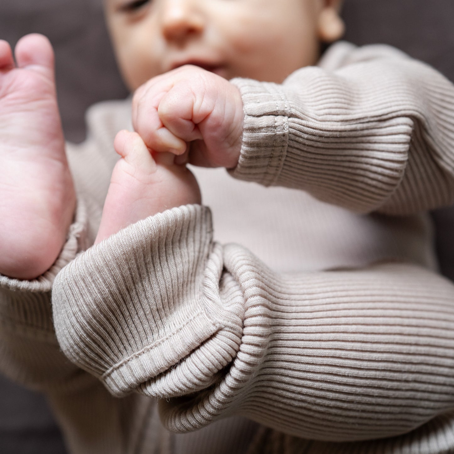 Minimalisma - Anwer Baby  Leggings aus 100 % Merinowolle in Beige Melange