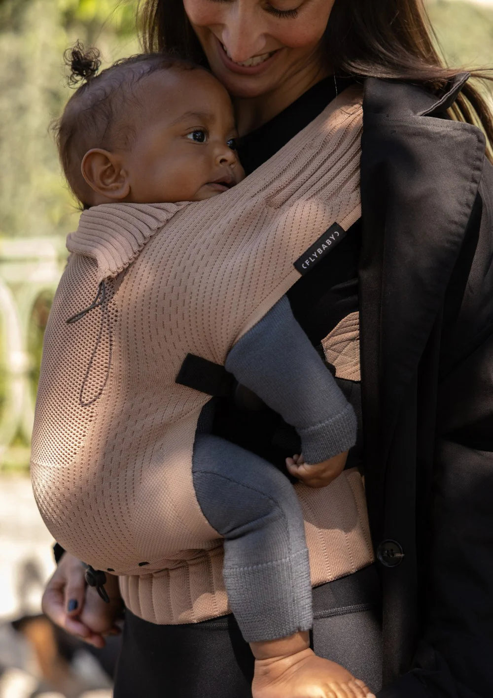 Flybaby - Babytrage in Creme Cinamoon