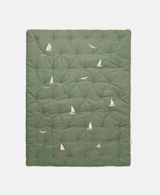 Dear April - bestickte Spielmatratze Sailorboat