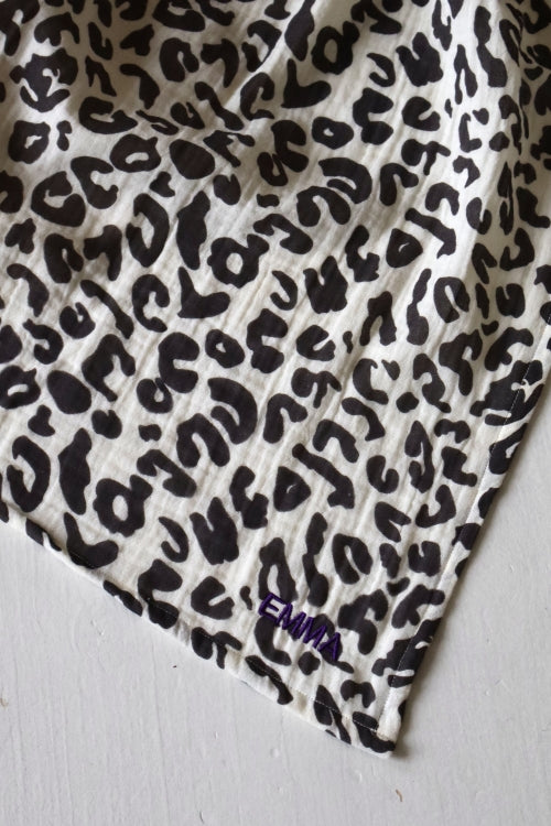Studio Noos - Swaddles in Leo in Klein 70 x70  aus Biobaumwolle (