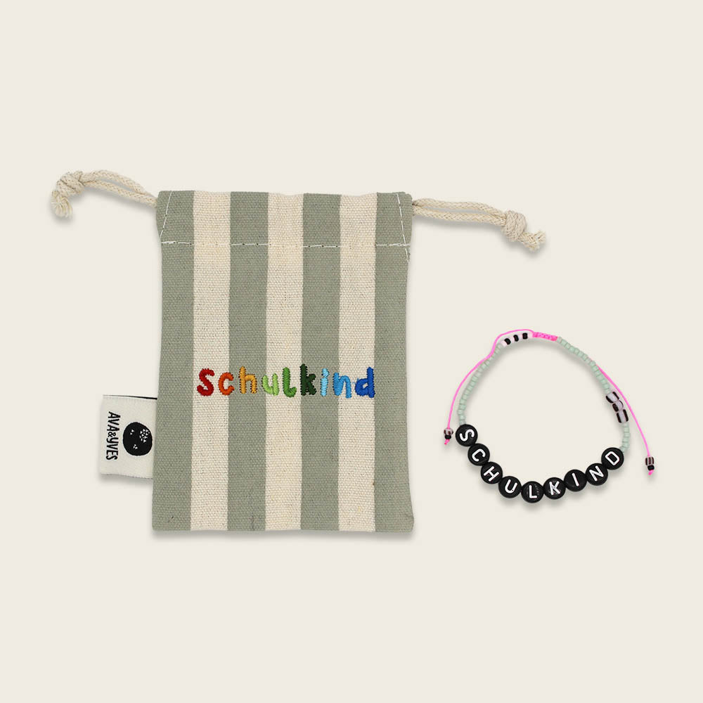 Ava & Yves - Schulkind Armband in Mint/Pink mit schwarzen Schulkindperlen Jutebeutel in Hellgrau weiss