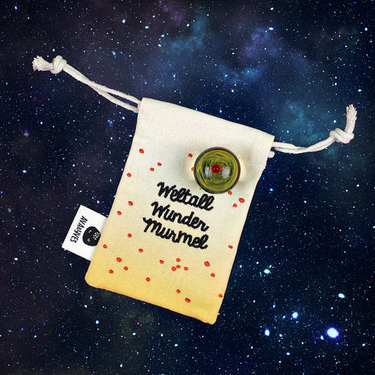 Ava & Yves - Weltall Wundermurmel 25mm grün mit Milchstrasse und Planet in hochwertiger Verpackung handgefertigt