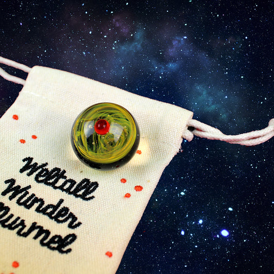 Ava & Yves - Weltall Wundermurmel 25mm grün mit Milchstrasse und Planet in hochwertiger Verpackung handgefertigt