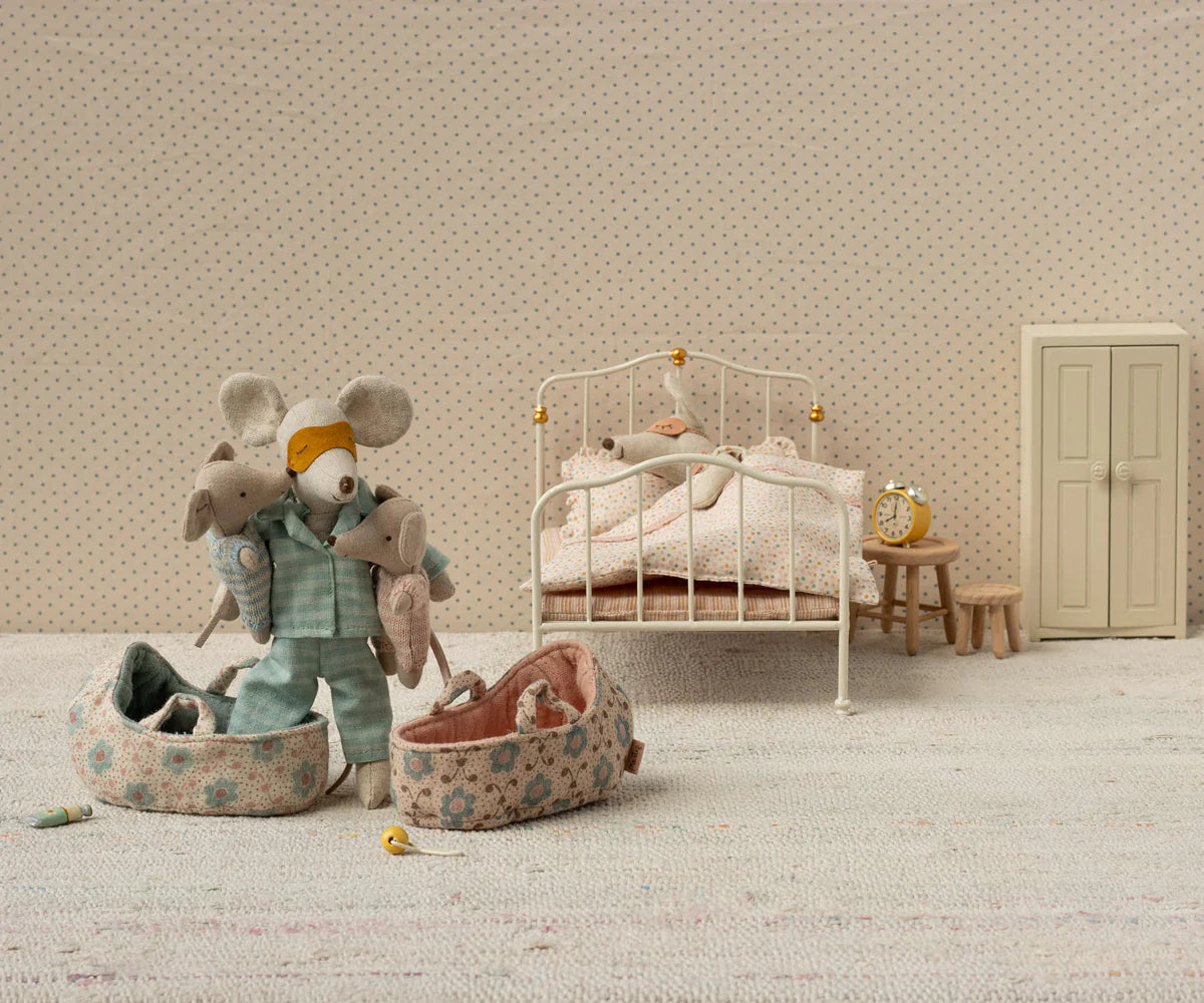 Maileg - Babymaus in Tragetasche Hellblau