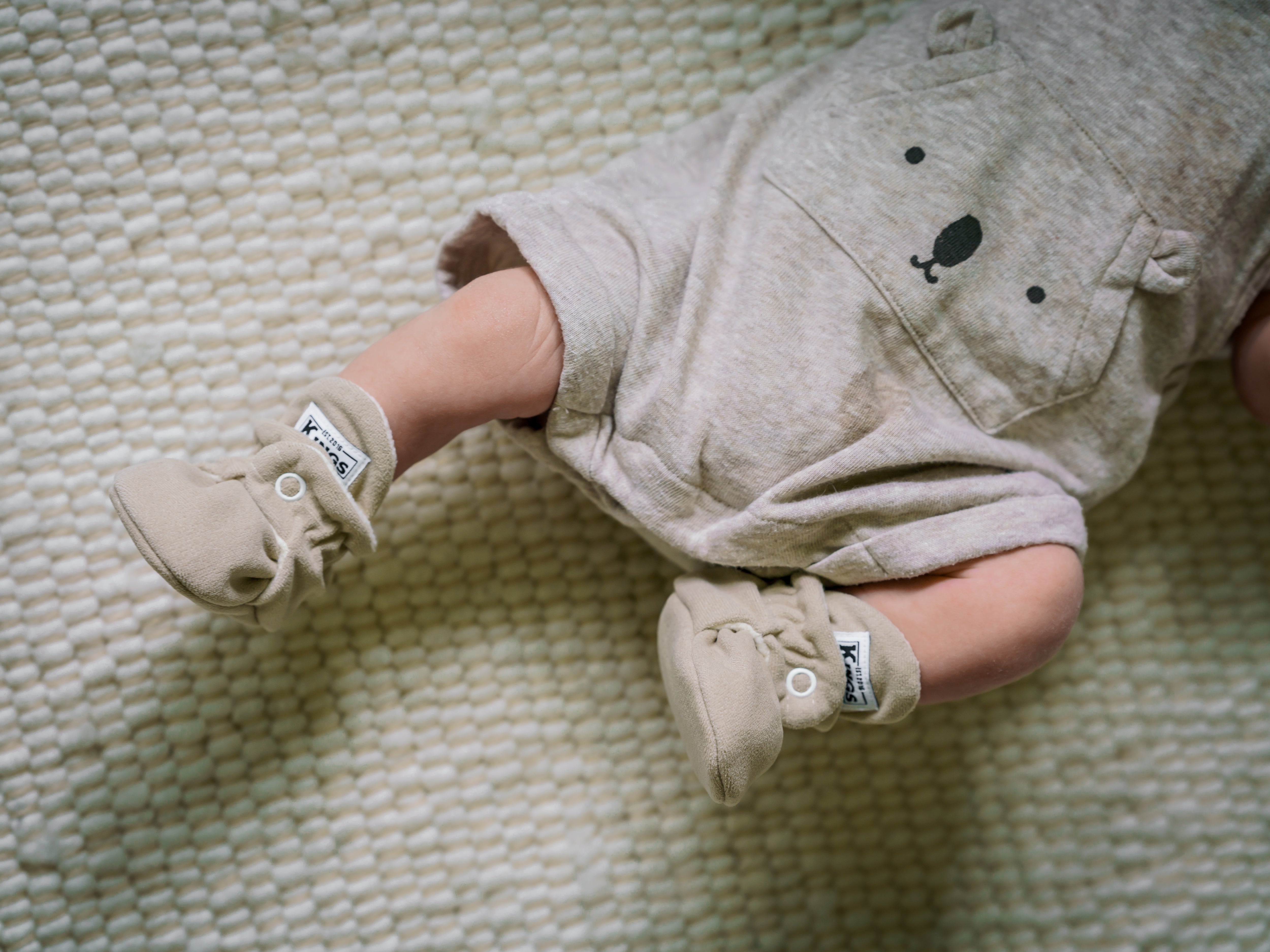 King & Rebels - Gamuza Classic Babyboots in Ivory