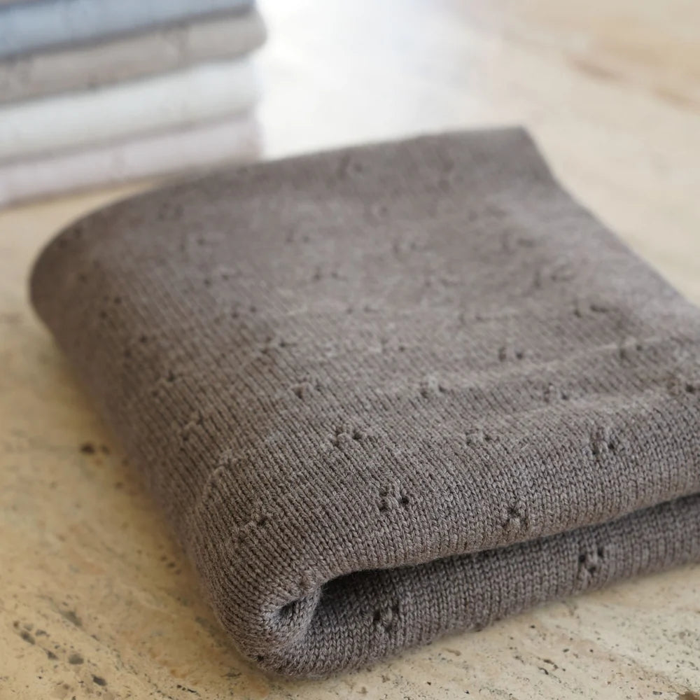 Lille Toni -Kuschel & Babydecke aus 100 % Merino Ida in Toffee