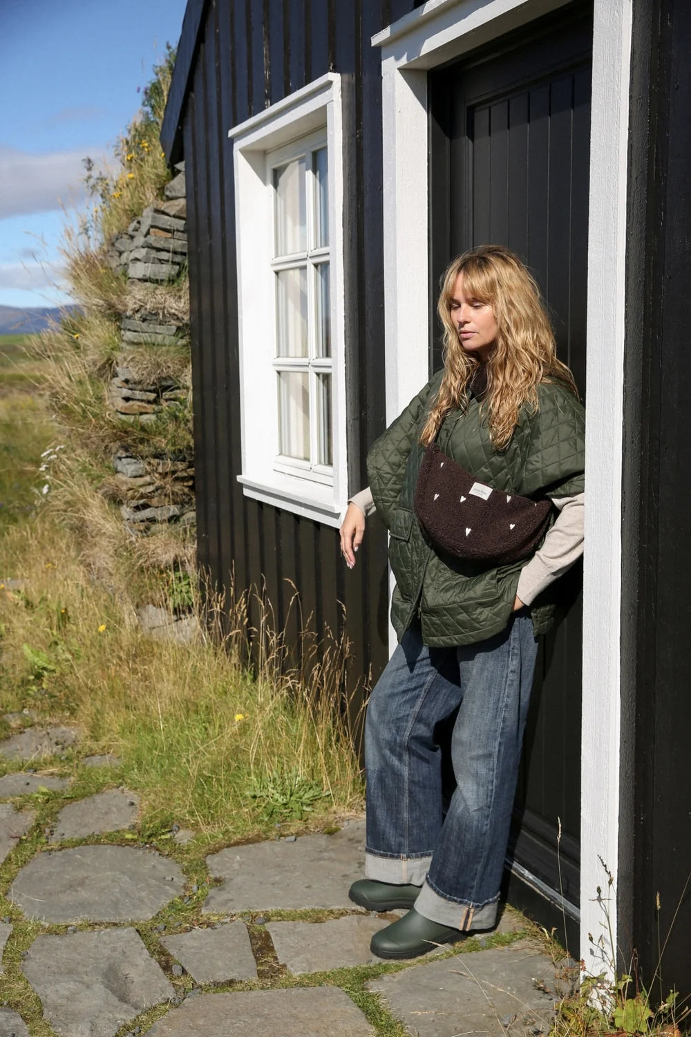 Studio Noos - Fanny Bag in Schokobraun Teddy mit weissen Herzen