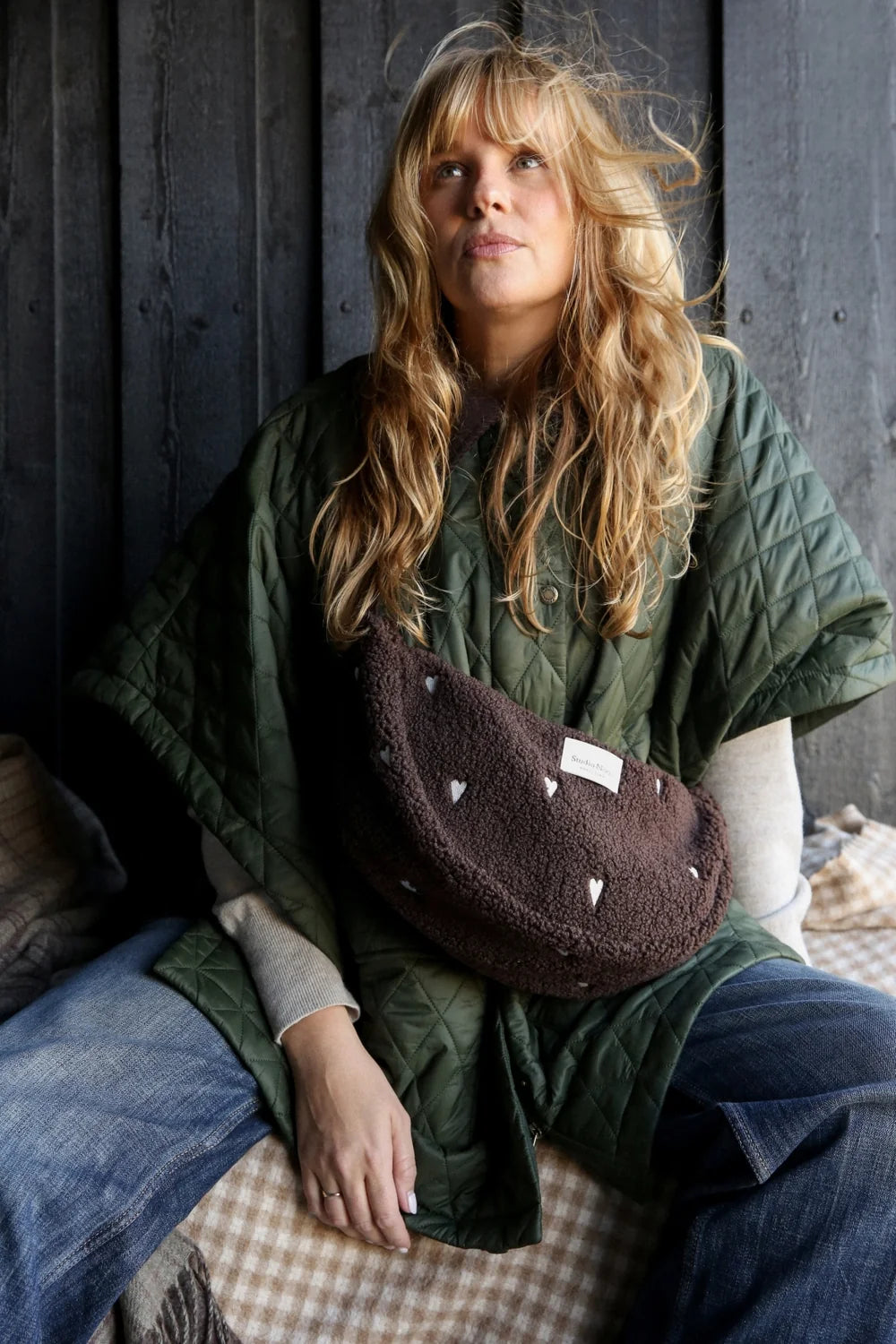 Studio Noos - Fanny Bag in Schokobraun Teddy mit weissen Herzen