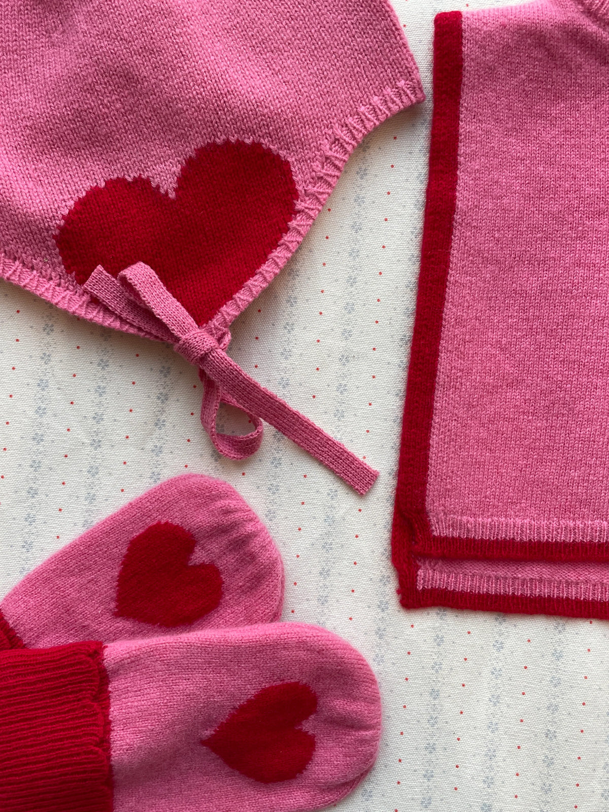 Konges Slojd - Colette Baby Mütze in Pink mit Rot