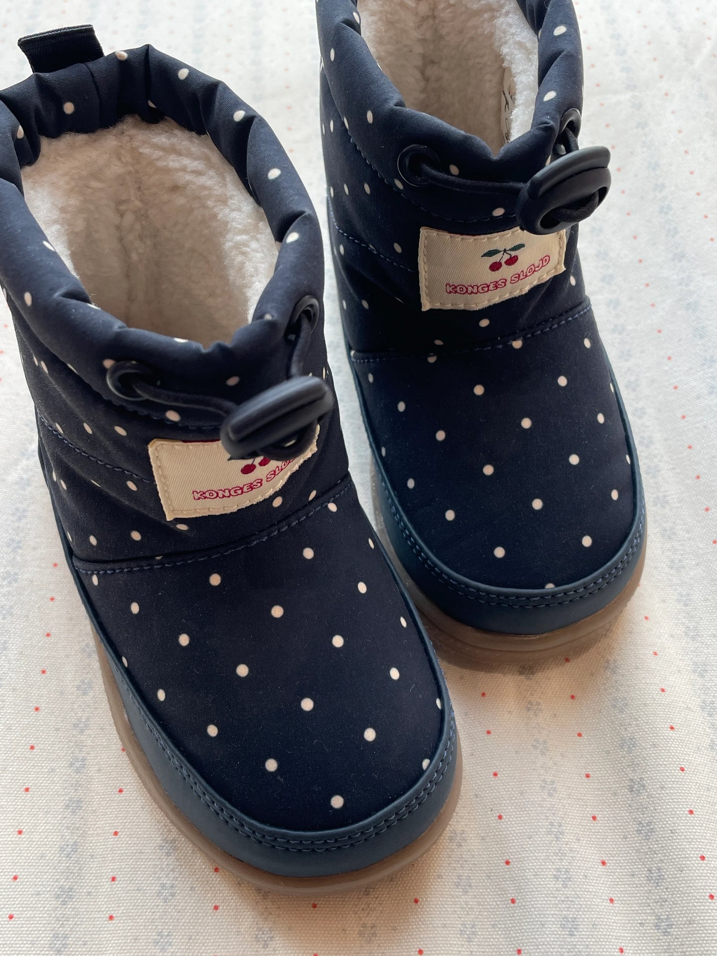 Konges Slojd -Storma Kinder Winterstiefel in dunkelblau mit Punkten