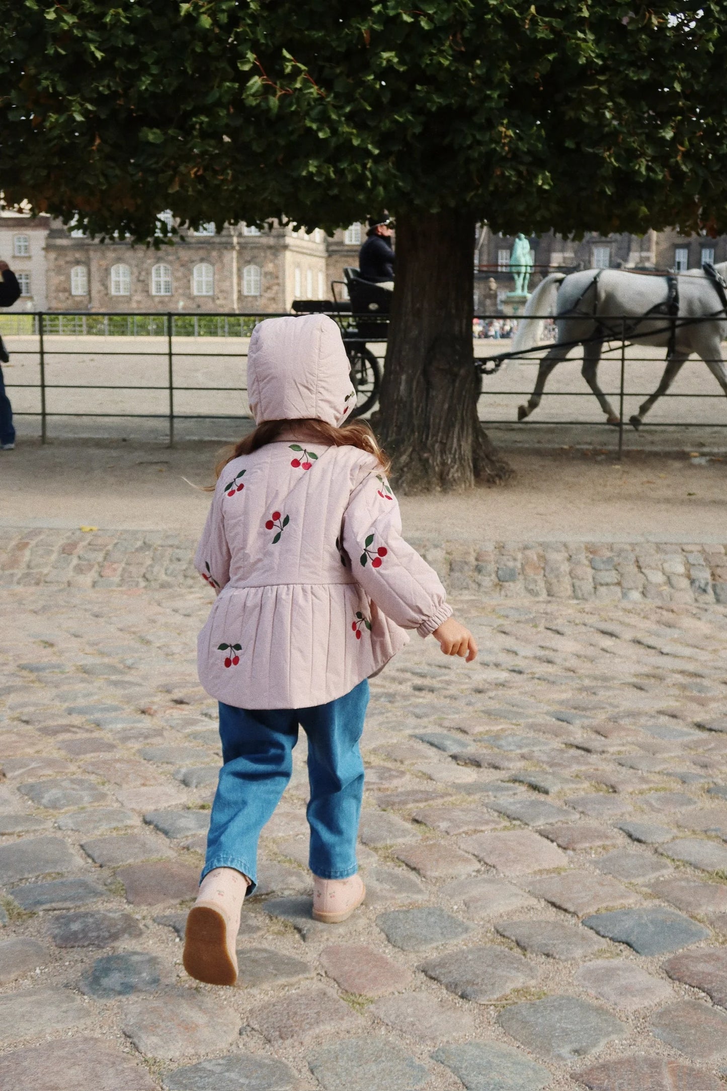 Konges Sløjd - Juna Bomer Jacket in Rosa mit Kirschen