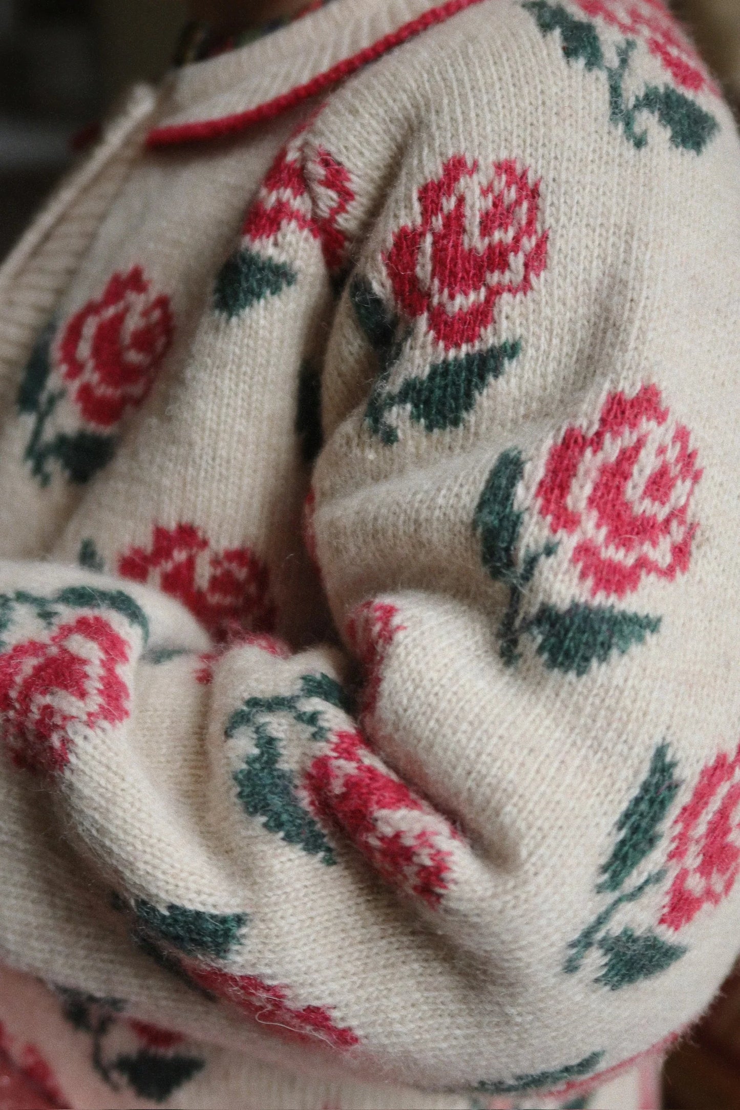 Konges Sløjd - Belou Strickjacke in Beige mit Rosen