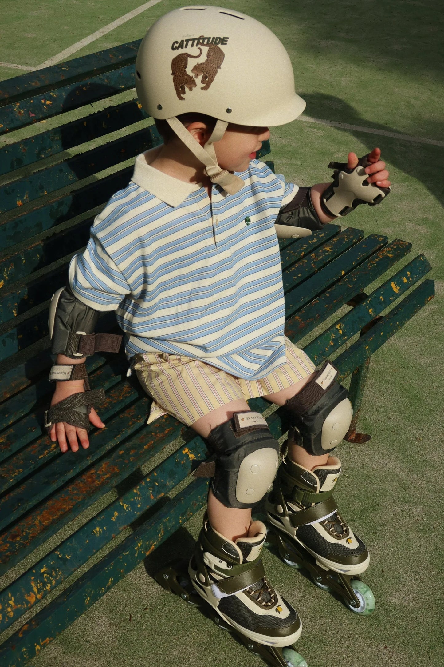 Konges Sløjd - Spotty Polo Kurzarm gestreift blau weiss Biobaumwolle mit Kleeblatt Stick