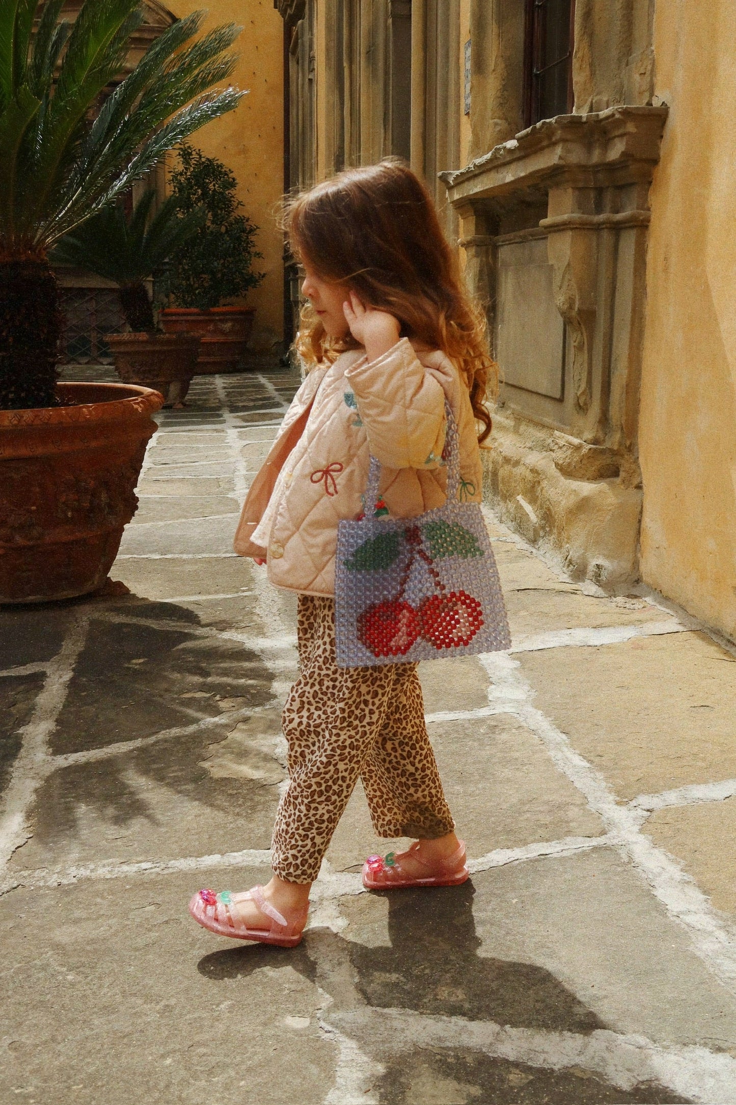 Konges Sløjd - Flora Jacke mit Stickerrei Kirsche