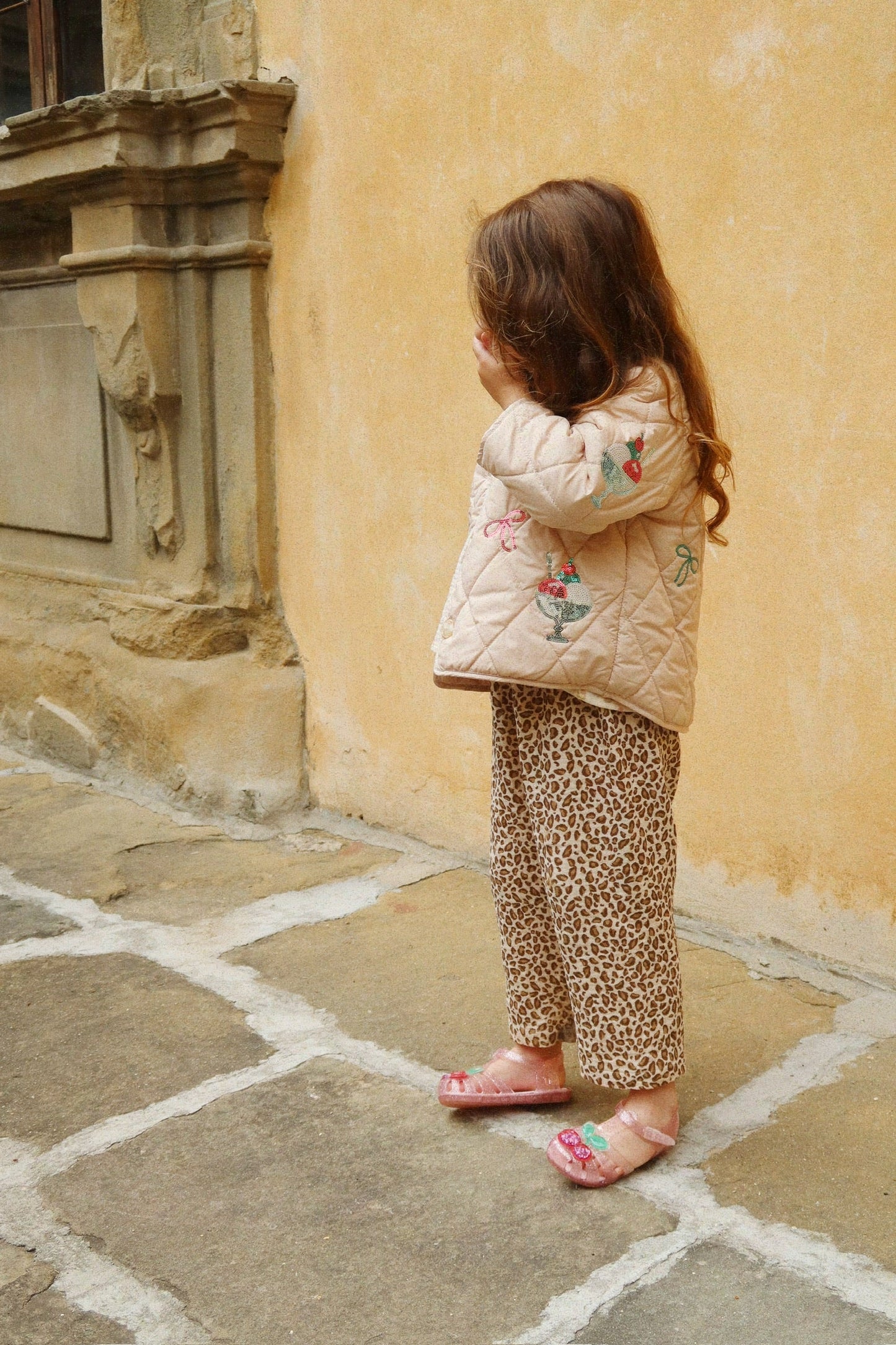 Konges Sløjd - Flora Jacke mit Stickerrei Kirsche