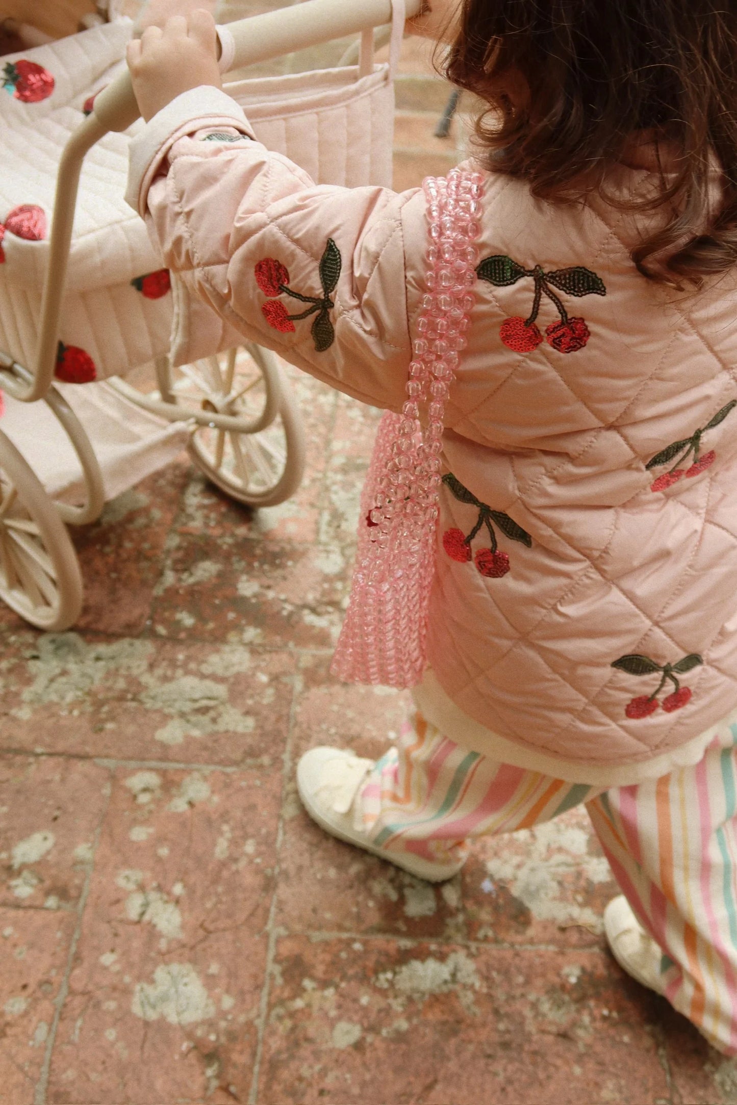 Konges Sløjd - Flora Jacke mit Stickerrei Kirsche