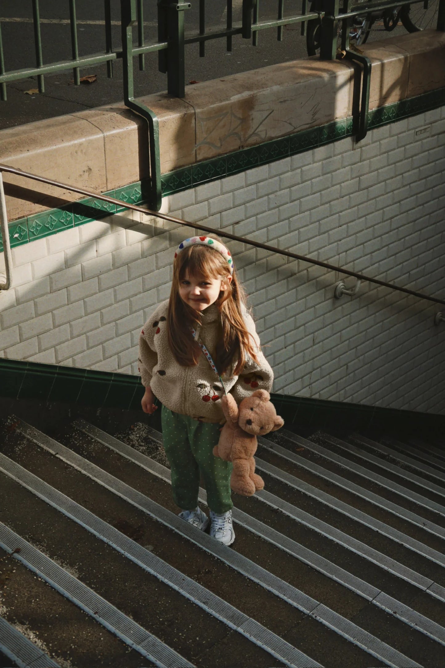 Konges Slojd -  Jody Teddy Kinder Jacke mit Kirschen und Kapuze