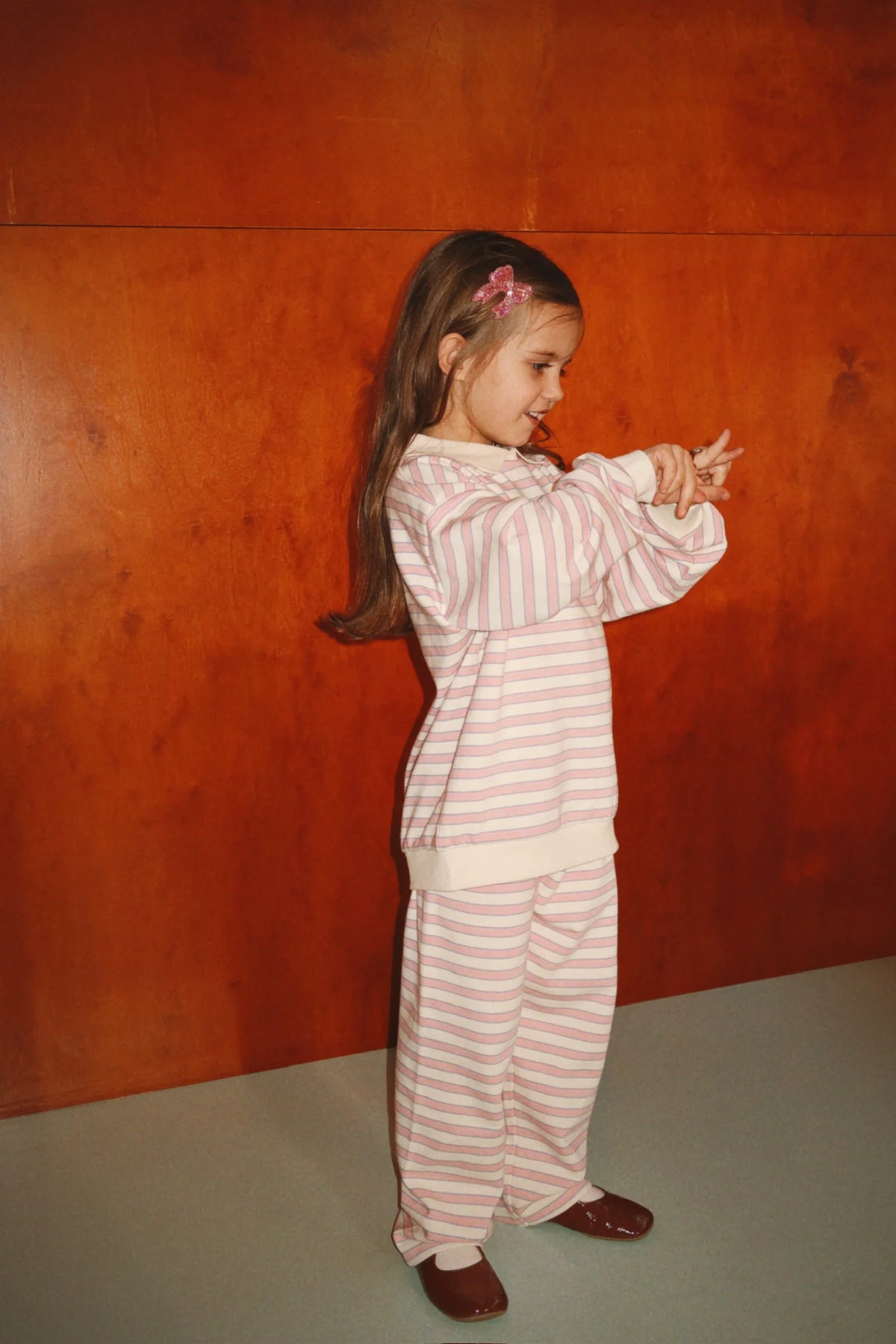 Konges Slojd - Spotty Kinder Polo Sweatshirt aus Biobaumwolle in gestreift  rosa / blau