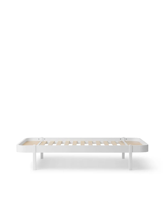 Oliver Furniture - Wood Lounger Bett in weiss 120 x200