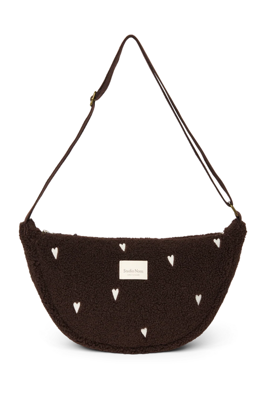 Studio Noos - Fanny Bag in Schokobraun Teddy mit weissen Herzen