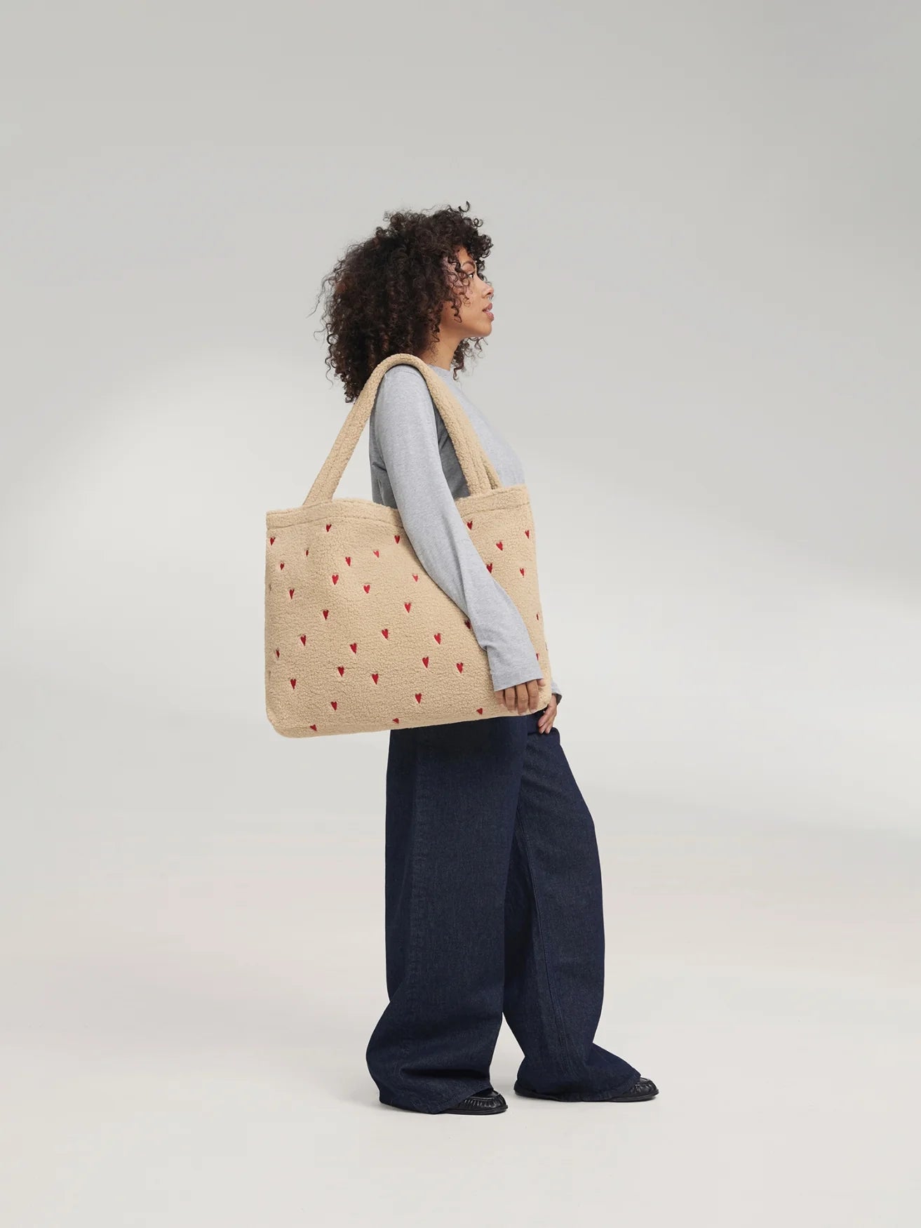 Studio Noos - Mom Bag Ecru Teddy Hearts in Beige