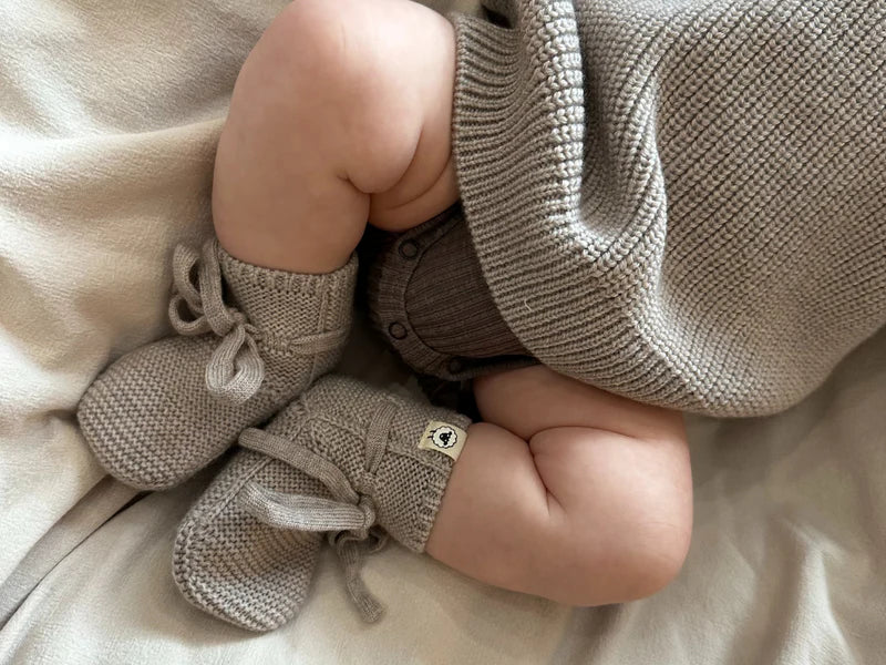 Lille Toni -  Strickbooties aus 100 % Merinowolle in rosewood
