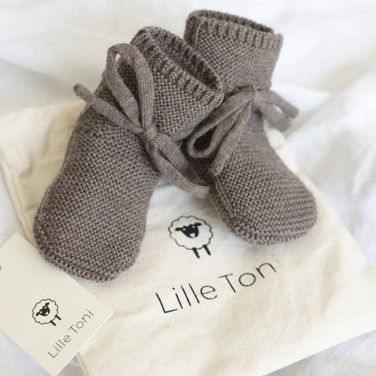 Lille Toni -  Strickbooties aus 100 % Merinowolle in Toffee  0-9 Monate