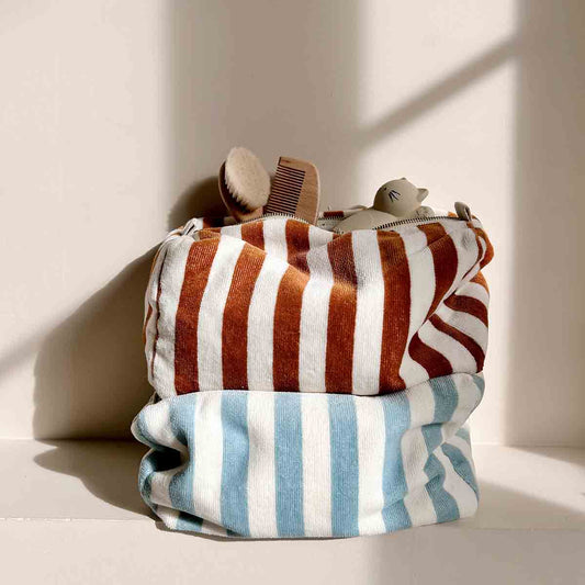 Rose in April - Kulturtasche aus 100 % Frottee in braun gestreift