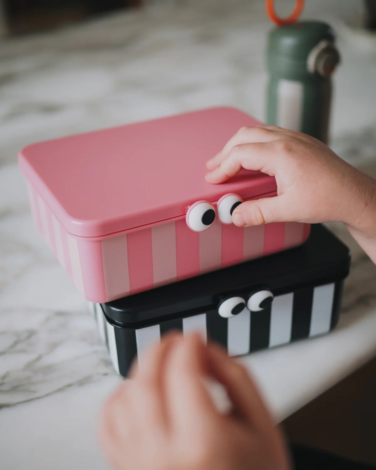 NOUI NOUI - Kinder Lunchbox mit 3  EInsätzen  in Rosa gestreift